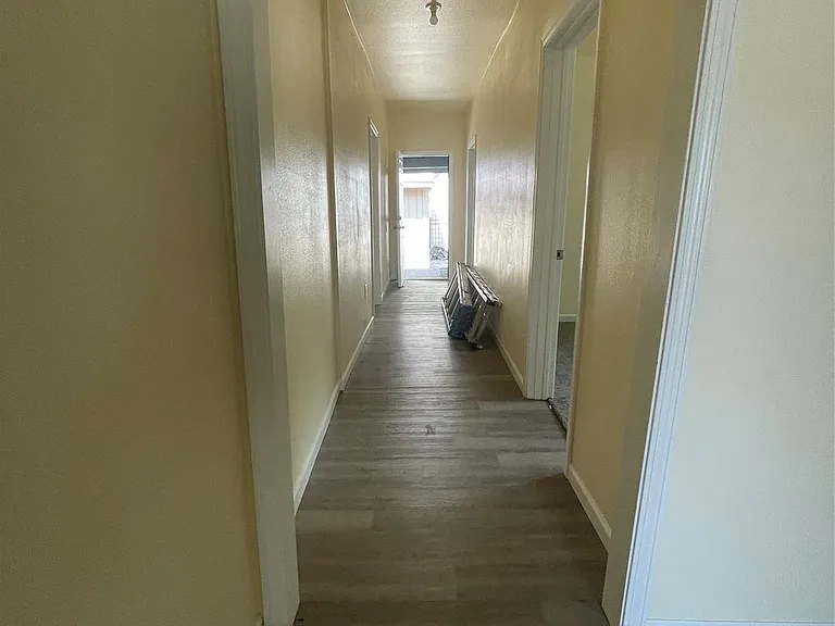 2119 Davis St — Photo 15