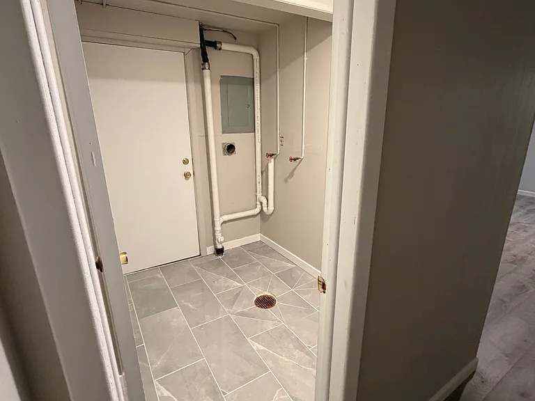 364 Bocage Dr — Photo 12