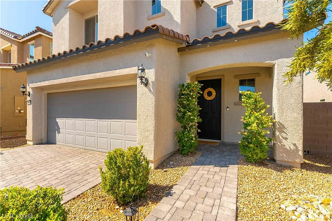4 bed, 2.5 bath, 2415 sqft, $2,850 — Photo 2
