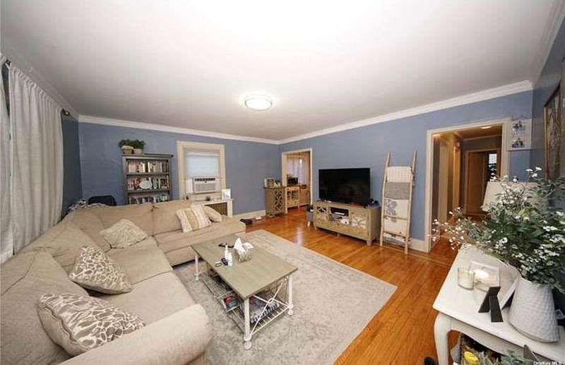 1st image of 24216 Pine St APT 1