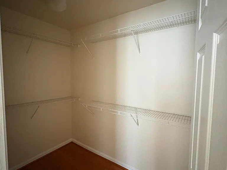 11430 Grandview Ave — Photo 4