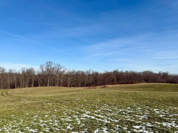 332 Breezy Hill Ln, Bedford, IN 47421