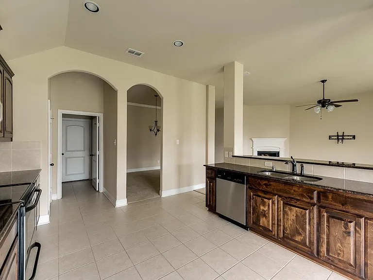3503 Holly Rd — Photo 6
