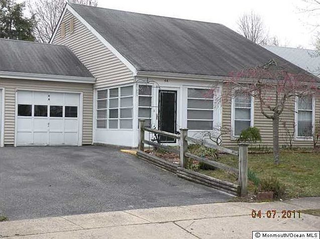 2nd image of 4 Petunia Drive #A
