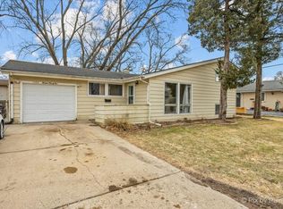 1429 Kings Rd, Carpentersville, IL 60110