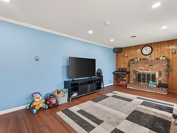 5th image of 181 Gravels Rd