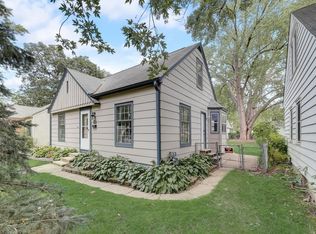 2928 Zenith Ave N, Robbinsdale, MN 55422