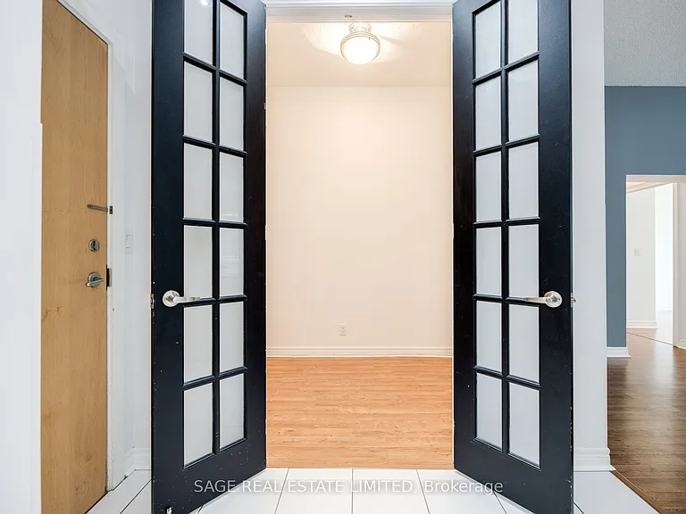 212 Eglinton Ave E #205 — Photo 25
