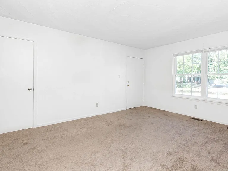 1110 Chapel St — Photo 8
