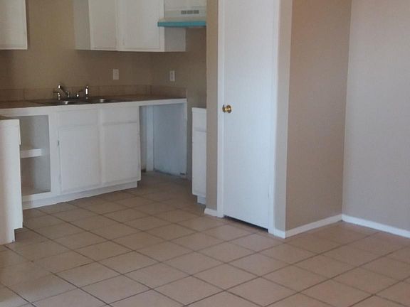 3rd image of 1416 Harless Ave #A