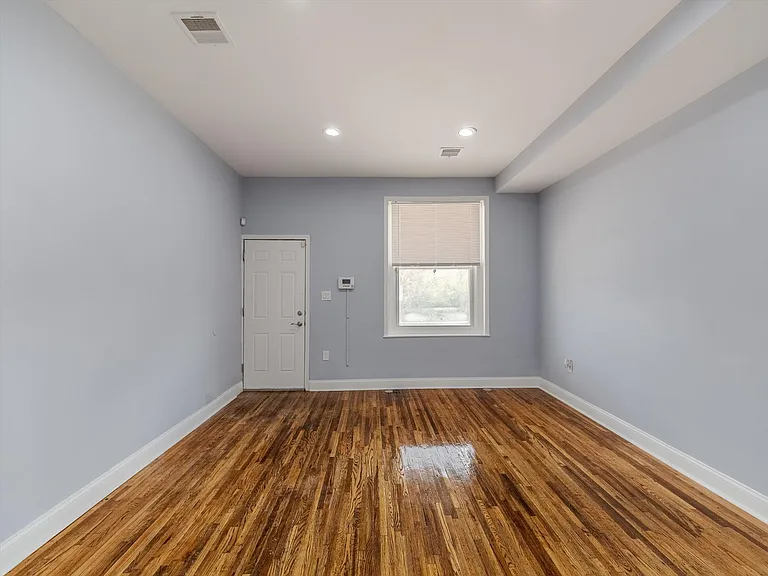 19 Osborn St — Photo 4