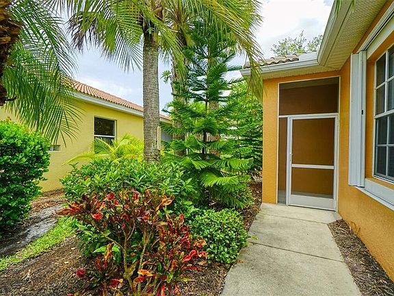 3rd image of 2584 Keystone Lake Dr