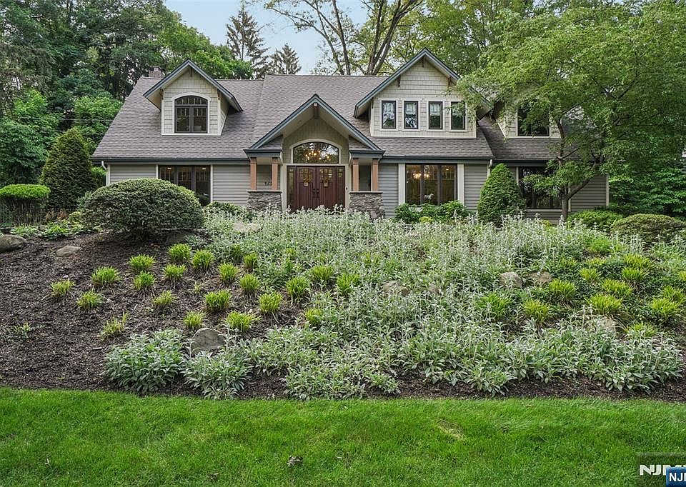 1st image of 469 Hartung Dr