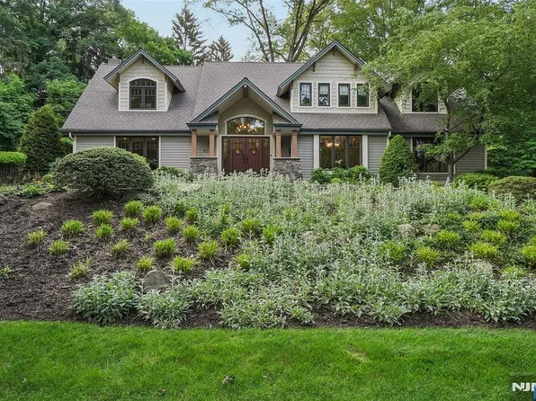 469 Hartung Dr, Wyckoff, NJ 07481