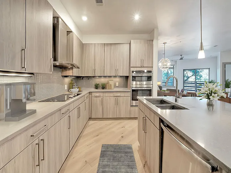 3600 S Lamar Blvd #208 — Photo 4