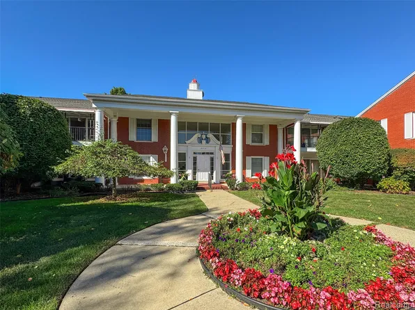 19710 W Thirteen Mile Rd APT 108, Beverly Hills, MI 48025