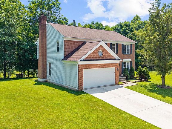 3rd image of 9801 Bridle Brook Dr