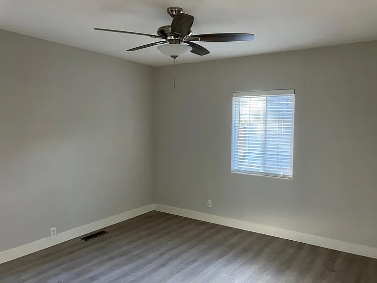 1536 Jefferson Ave — Photo 8