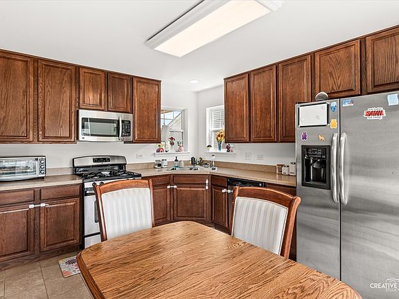 5th image of 926 Saddle Ridge Dr
