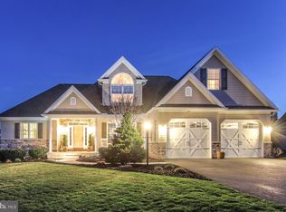 211 Evergreen Dr, Boiling Springs, PA 17007