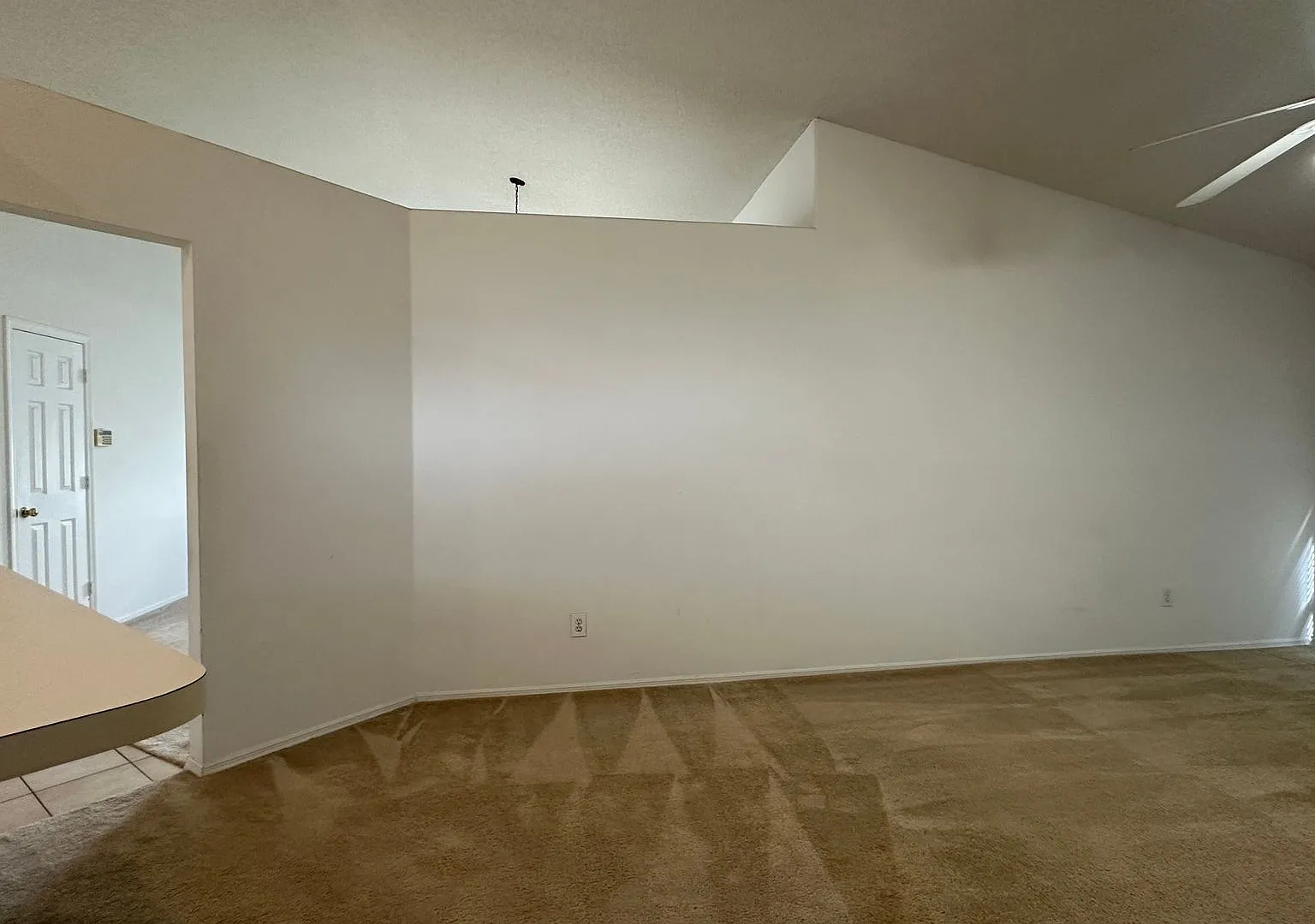 Spacious 3BR/2BA Oviedo Home with Fenced Backyard — Photo 2