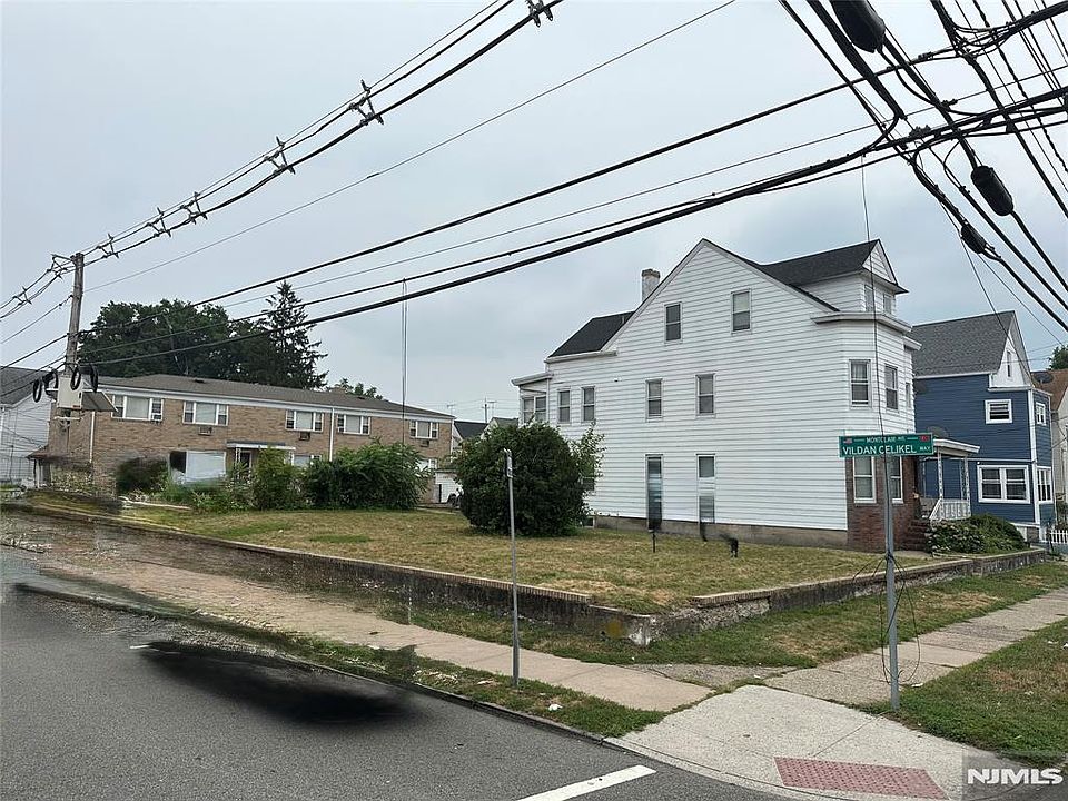 1st image of 88 Montclair Ave