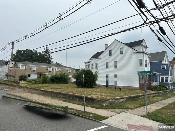 88 Montclair Ave, Paterson, NJ 07503