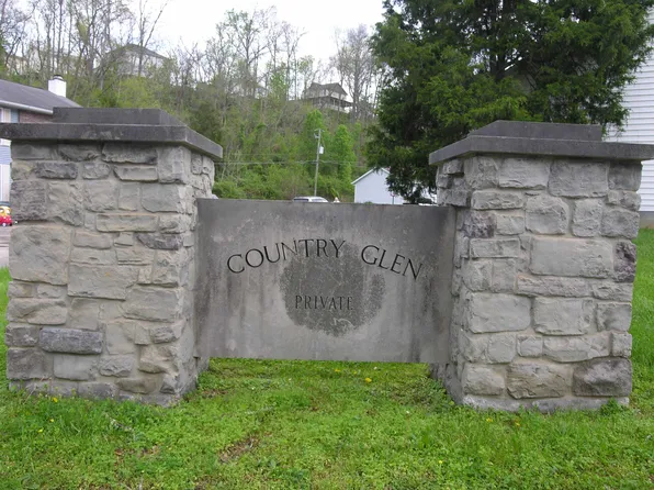 64 Country Glen Dr, Ona, WV 25545