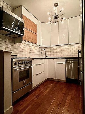 1st image of 301 Cathedral Pkwy #4V