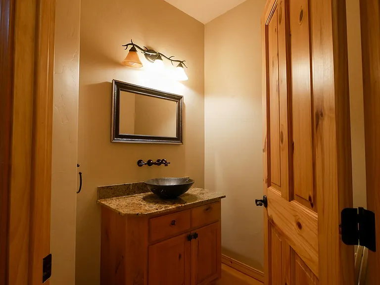 1917 Racquet Ct — Photo 3