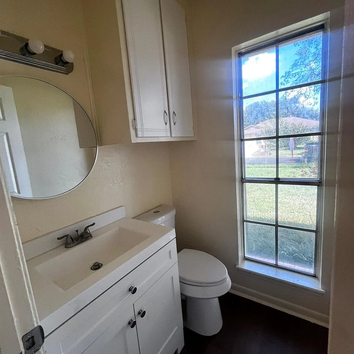 3 bed, 1.5 bath, 1377 sqft, $1,695 — Photo 4