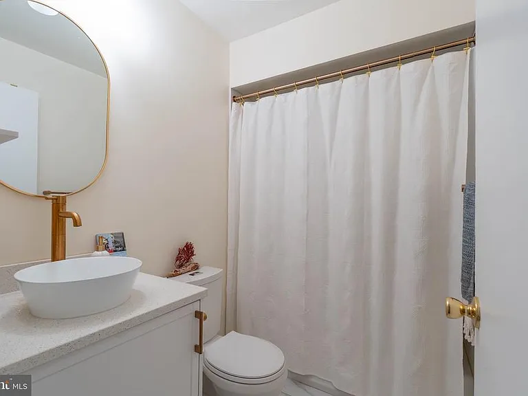 101 Lassen Ct #4 — Photo 6