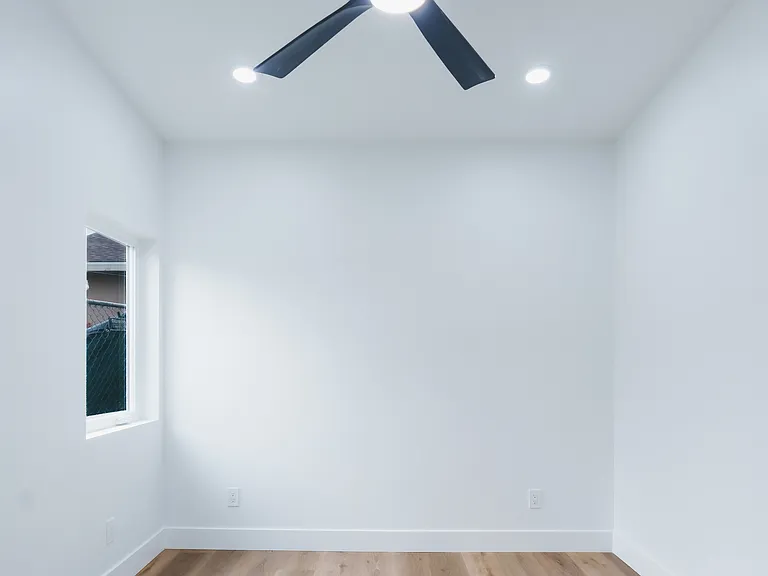 6511 Estrella Ave — Photo 12
