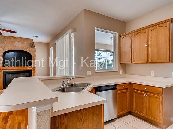 3rd image of 13136 Glenview Ln