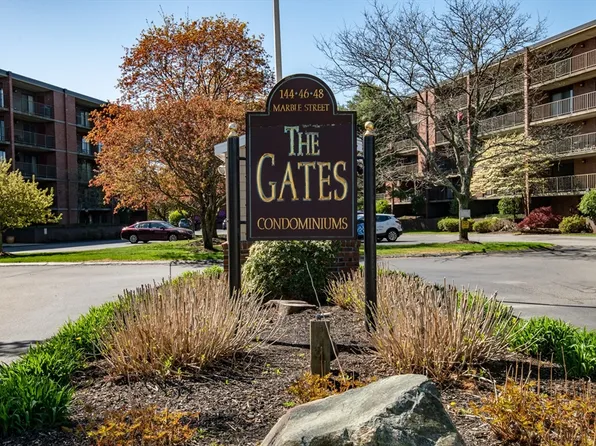 148 Marble St APT 103, Stoneham, MA 02180