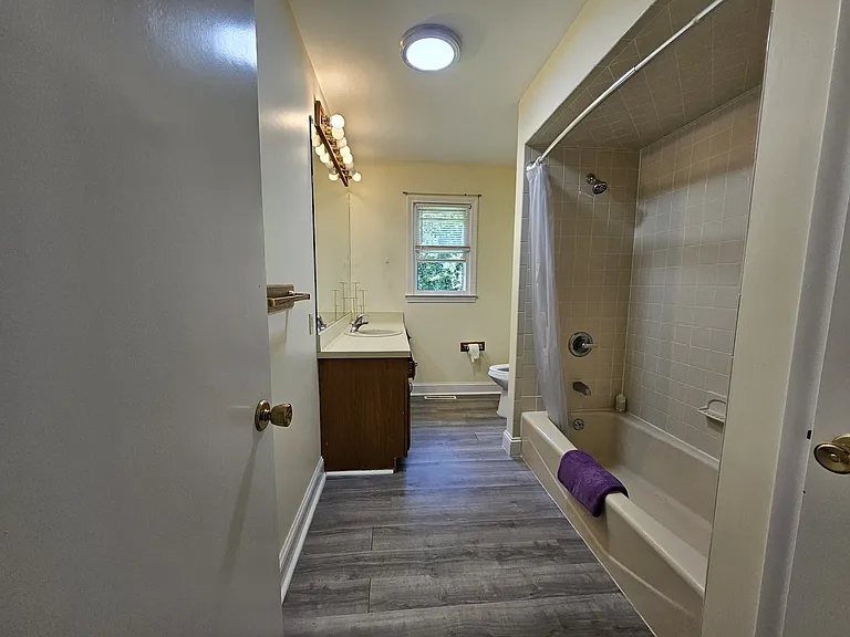 172 Country Hills Rd — Photo 8
