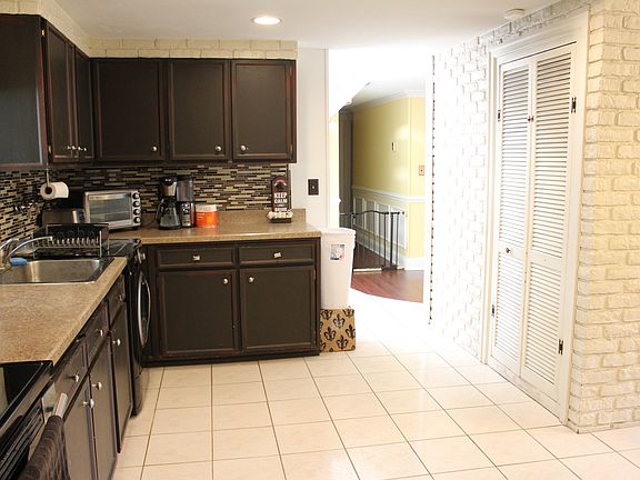 5th image of 15 Lakeside Dr