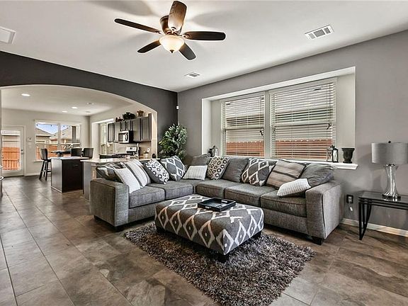 5th image of 353 S Brook Dr