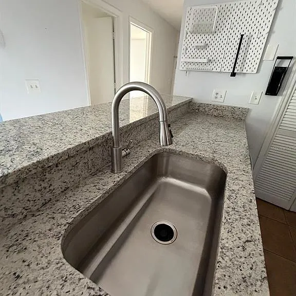 6016 Westgate Dr #201 — Photo 17