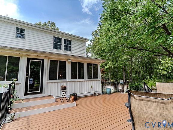 5th image of 1033 Smithfield Rd