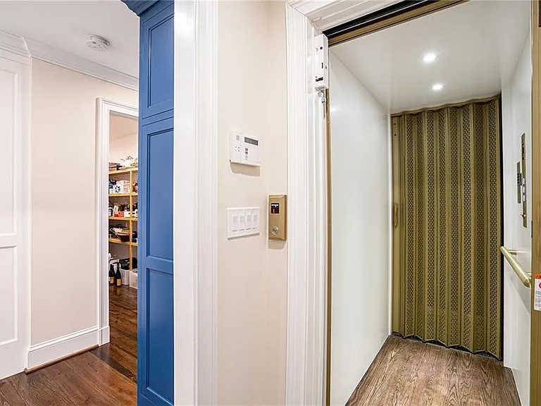 575 Peachtree Battle Ave NW — Photo 10