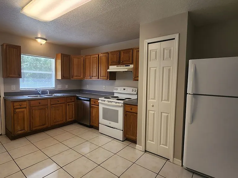 319 Baccarat Ct #A — Photo 13