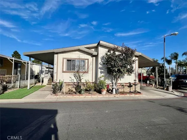 1300 Clinton St Space 27, Santa Ana, CA 92703