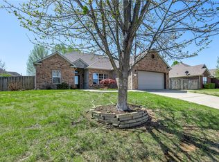 430 Beasley Dr, Centerton, AR 72719