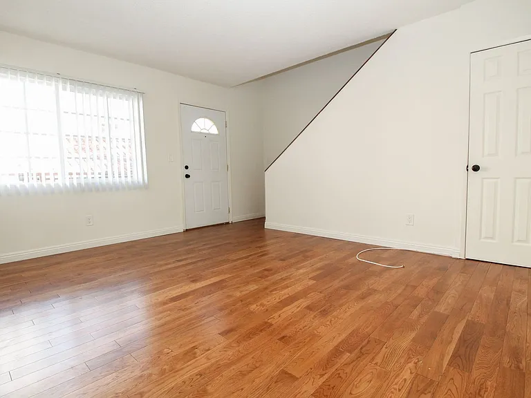 15339 Weddington St — Photo 15