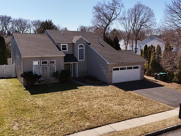 5th image of 52 Sweet Gum Road