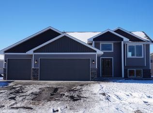 37982 Harvester Ave, North Branch, MN 55056