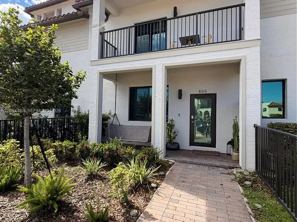 8316 NW 43rd St, Doral, FL 33166