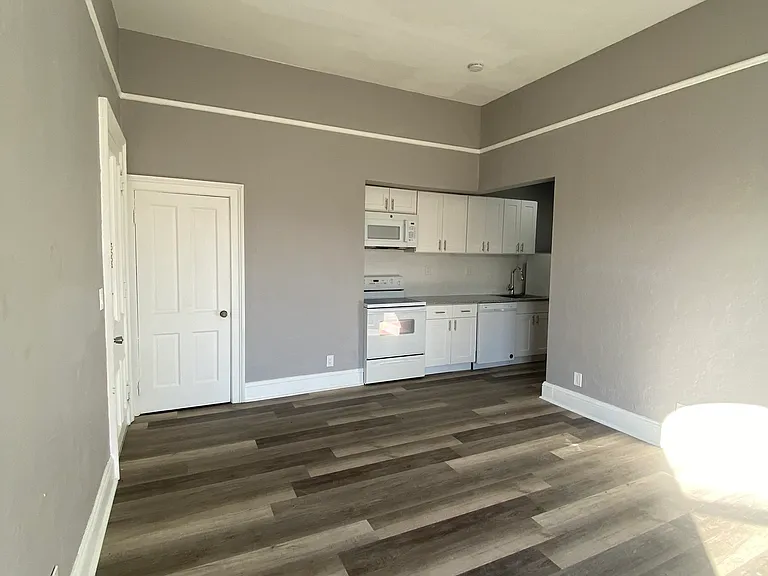 318 Mentor Ave #2 — Photo 11
