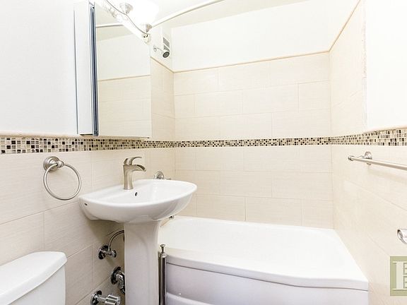 4th image of 100 Overlook Ter APT 318